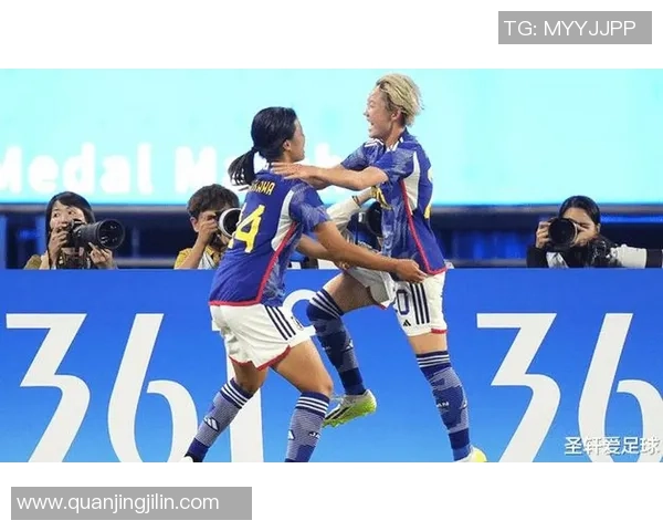 南京足球队与杭州足球队赛后分析力量对比与战术探讨